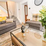 A D Coach House * Ричмонд