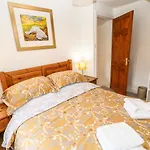 Дом отдыха A D Coach House